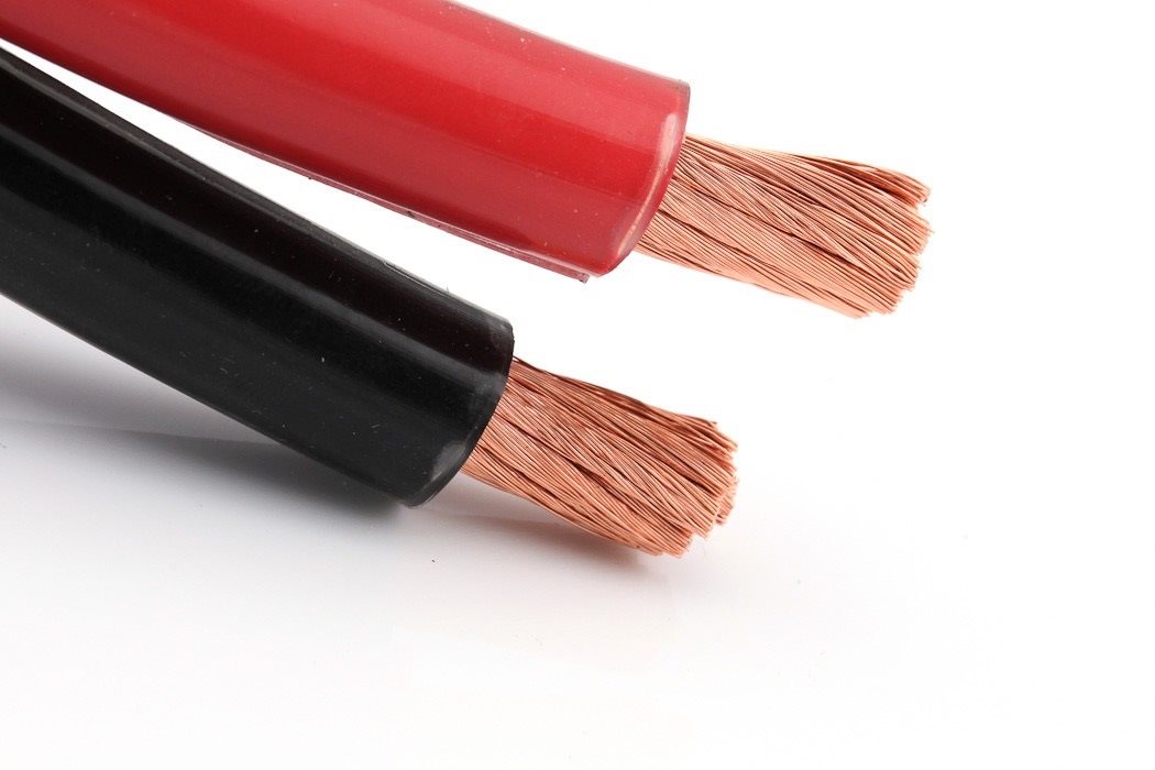 ACCUKABEL TWIN 2X10,0MM² ZWART/ROOD (1M-50/ROL)