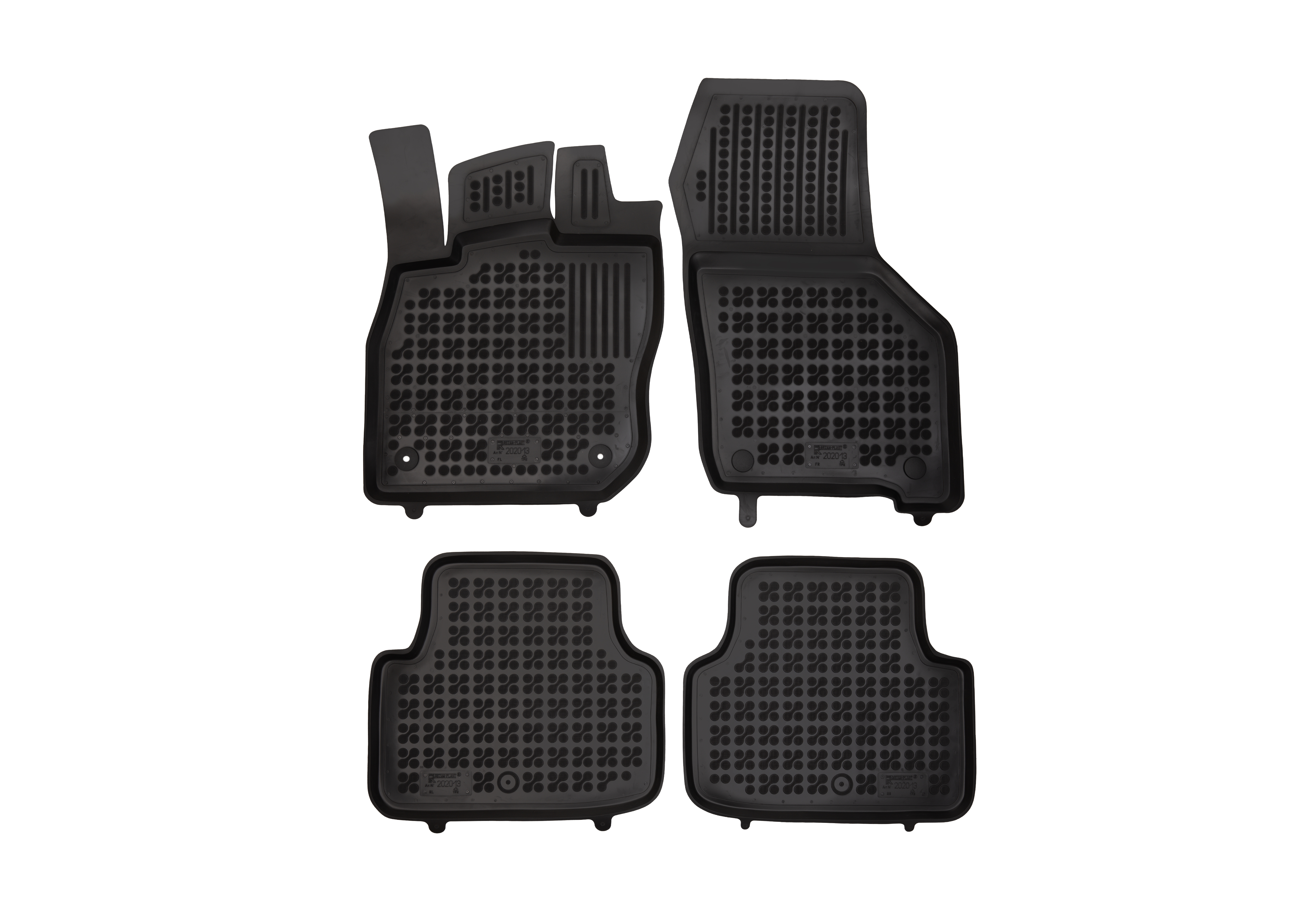 RUBBEREN VLOERMAT RENAULT MASTER IV - FRONT WITH AN EXTRA MATERIAL ON THE DRIVER SIDE, VERSION 3 PASSENGER 2024 -